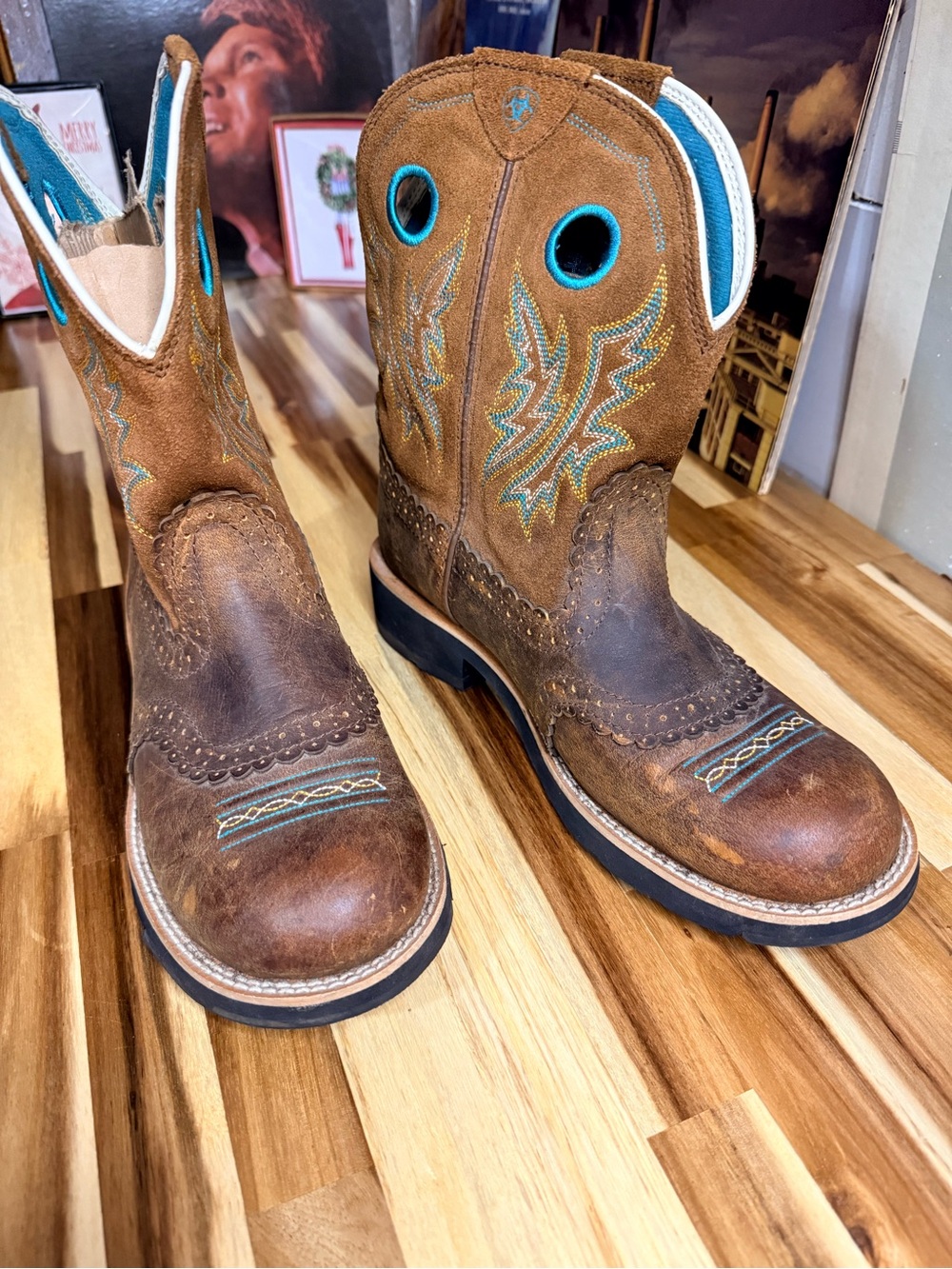 Ariat Brown Western fat baby Boots w/ embroidery accent cowgirl fall festival 10